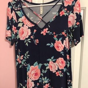 🟣3/$30 Floral pattern soft shirt